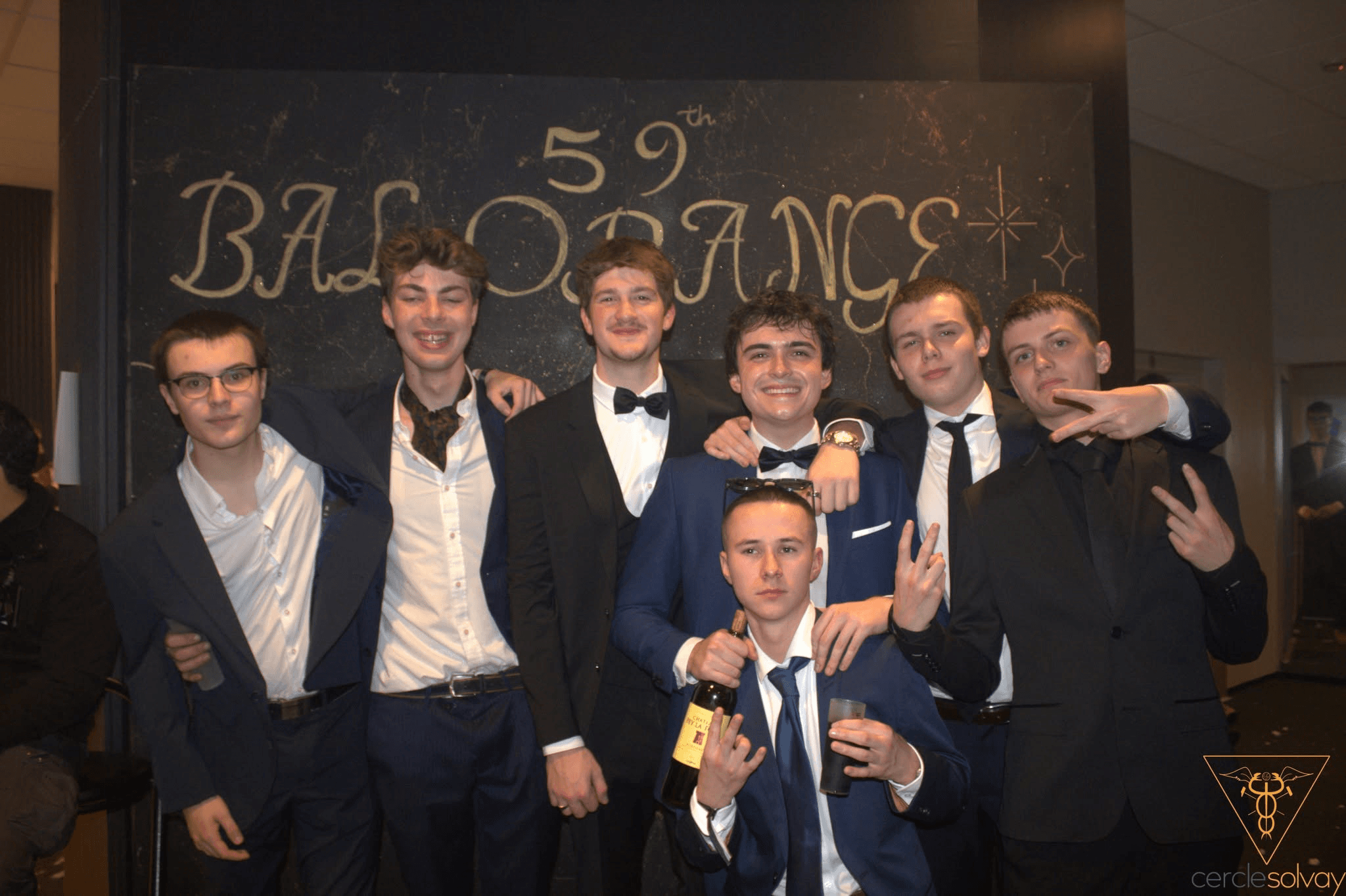 groupe d'étudiants au Bal Orange